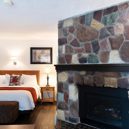 Schott'S Lake Conference & Resort Sundre Buitenkant foto