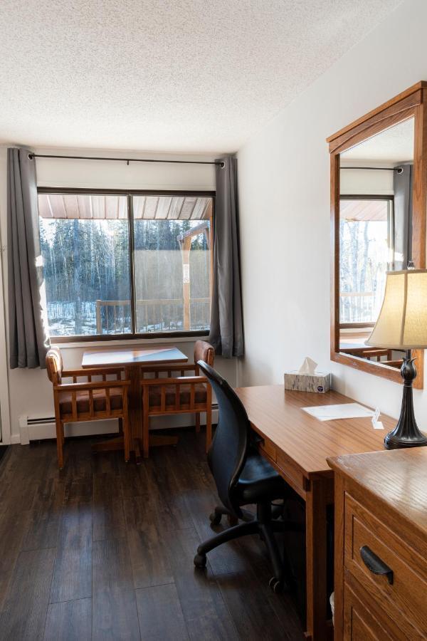 Schott'S Lake Conference & Resort Sundre Buitenkant foto