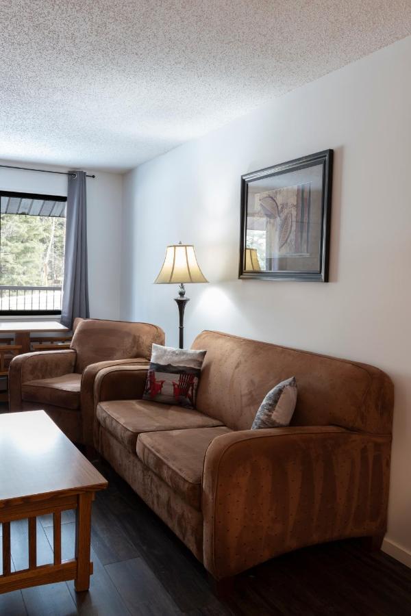 Schott'S Lake Conference & Resort Sundre Buitenkant foto
