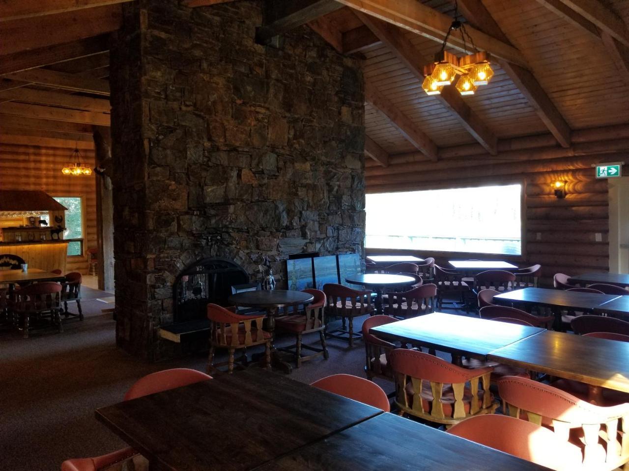 Schott'S Lake Conference & Resort Sundre Buitenkant foto